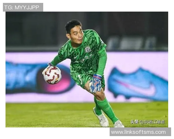 上海申花与杭州绿城激战正酣谁能在这场对决中笑到最后